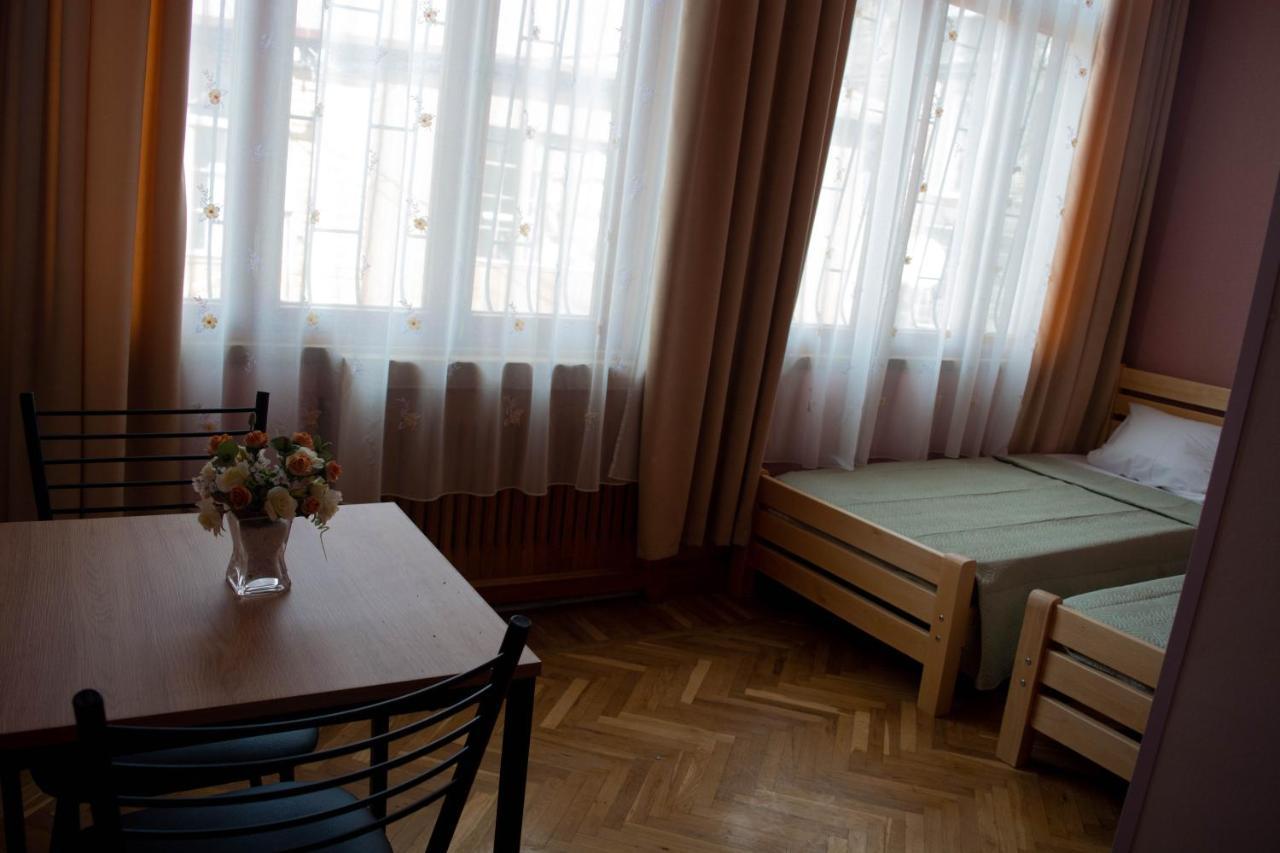 Sunflower Hotel Тбилиси Экстерьер фото