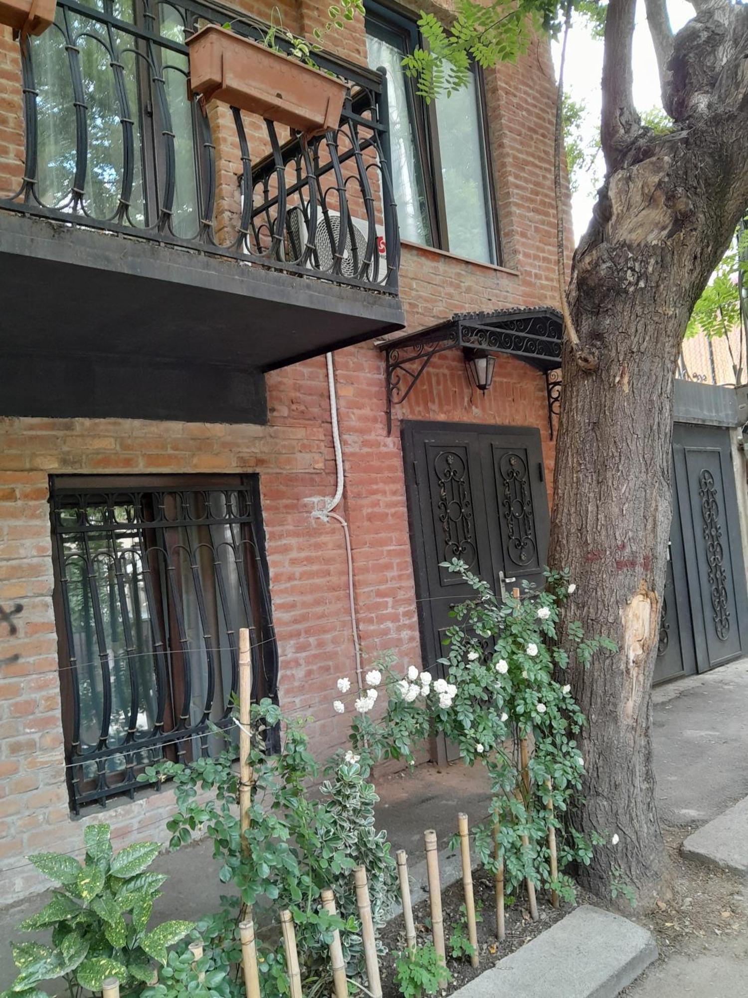 Sunflower Hotel Тбилиси Экстерьер фото